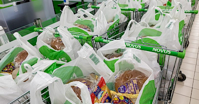 Stolitsa Group і Novus надають 10 000 гуманітарних продуктових наборів малозахищеним киянам