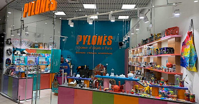 В Україну виходять два нових бренди: італійський fashion-бренд Miss Sixty і бренд подарунків Pylones з Франції