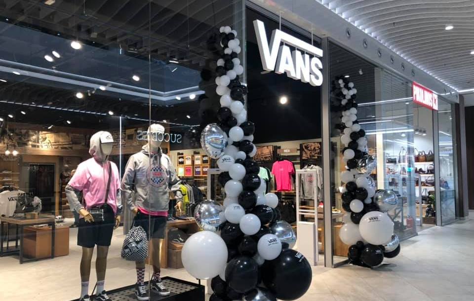 В столичному ТРЦ River Mall відкрився перший в Україні монобрендовий магазин Vans