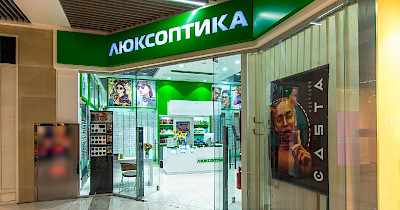 Король очков: что известно о новом владельцы сети Люксоптика