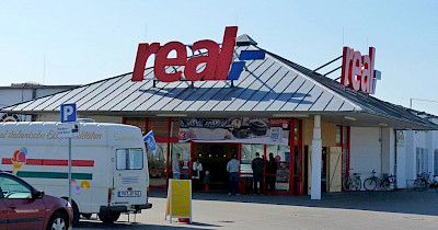 Росіяни купують у Metro Group мережу супермаркетів Real