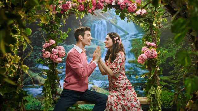 Реклама тижня: Rozetka, McDonald’s, Domino’s Pizza, Saint Laurent і Зої Кравіц