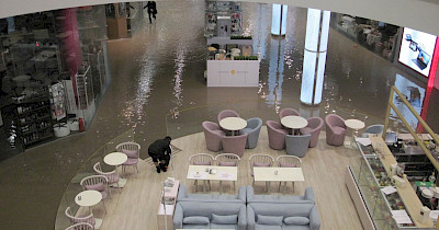 Київський ТРЦ Ocean Plaza затопило гарячою водою (відео)