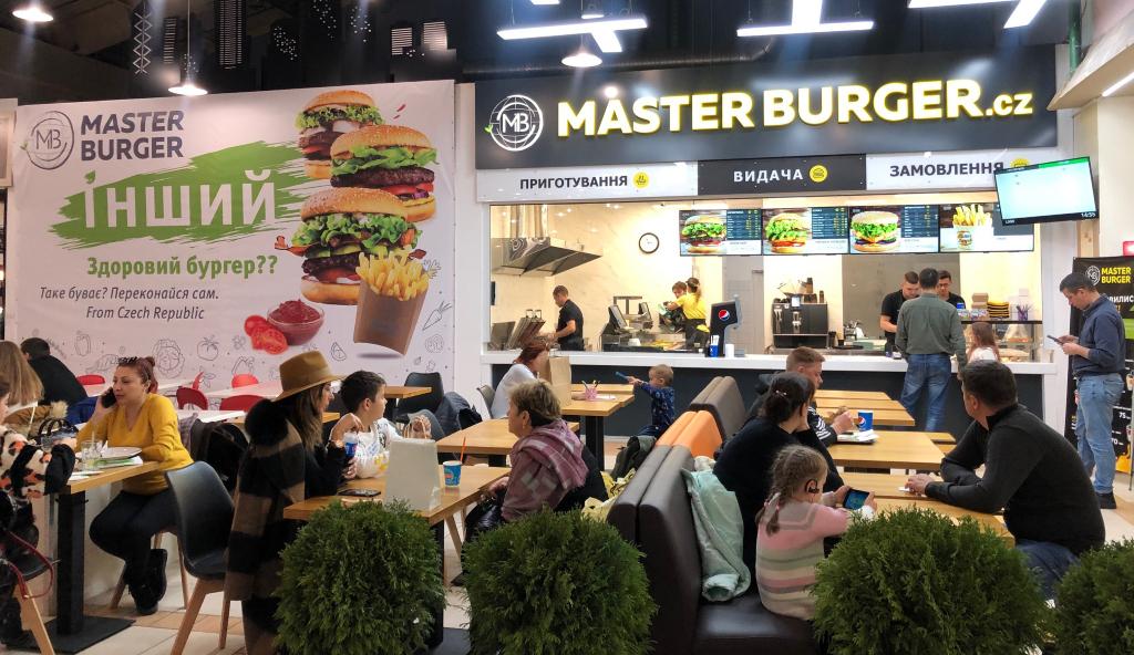 Чешский бренд Master Burger открывает первый ресторан сети в Украине и хочет запустить еще 10 точек
