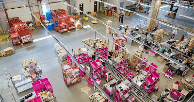 За лаштунками Kasta: як новий склад компанії відправляє до 50 000 замовлень на день (фоторепортаж)