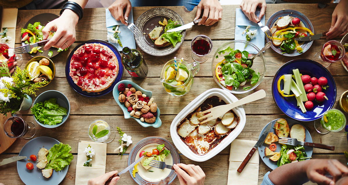 Ресторан на диване: как в Украине работают Uber Eats и Glovo