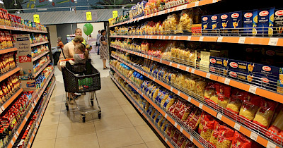 Nielsen: На чем украинцы экономят и на что тратят свободные деньги