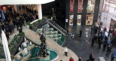 “Мы взяли под контроль Ocean Plaza”: “свободовцы” объявили о захвате ТРЦ (видео)