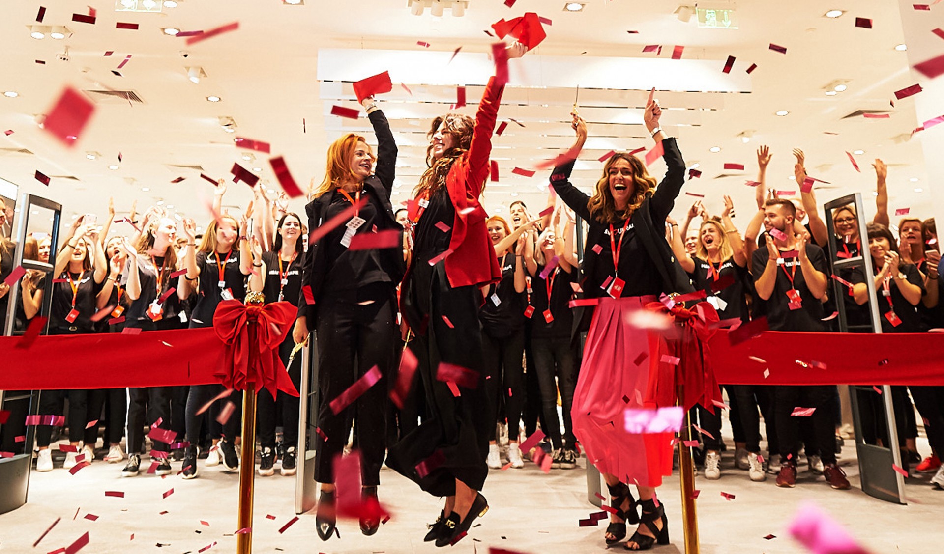 Без суеты: H&M открыл в ТРЦ SkyMall второй в Украине магазин (фоторепортаж)