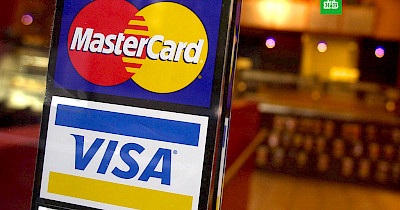 Visa, MasterCard and a number of US banks will pay retailers $6.2 billion