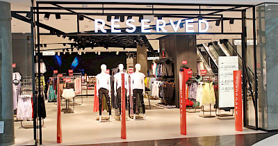 Два поверхи fast-fashion: в ТЦ GLOBUS відкрився флагманський магазин Reserved (фоторепортаж)