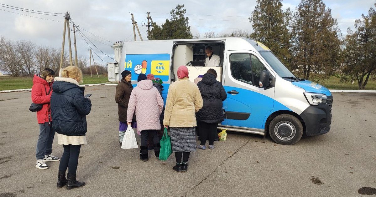 Аптека АНЦ запустила соціальний проєкт мобільної аптеки. Перший маршрут — віддалені села Дніпропетровщини