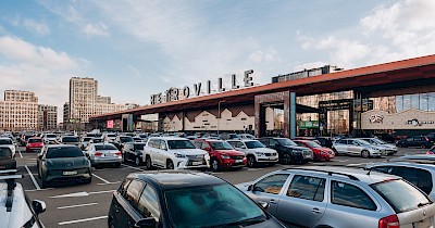 Платний паркінг у ТРЦ: як Retroville впорядковує простір і працює з викликами