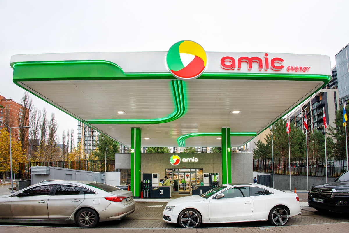 AMIC Energy відкрила два оновлені АЗК у Києві: сучасний дизайн і новий рівень сервісу