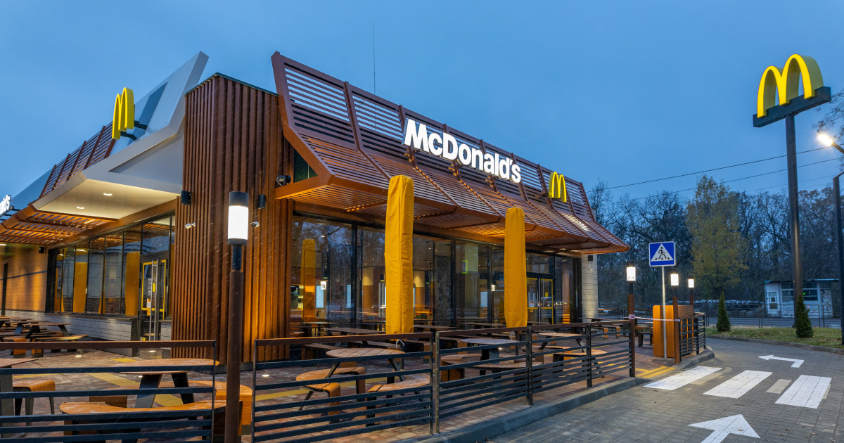 McDonald's в Україні підбив підсумки роботи з персоналом у 2025 році: 1500 нових робочих місць, кар'єрне зростання всередині компанії, активне залучення молоді
